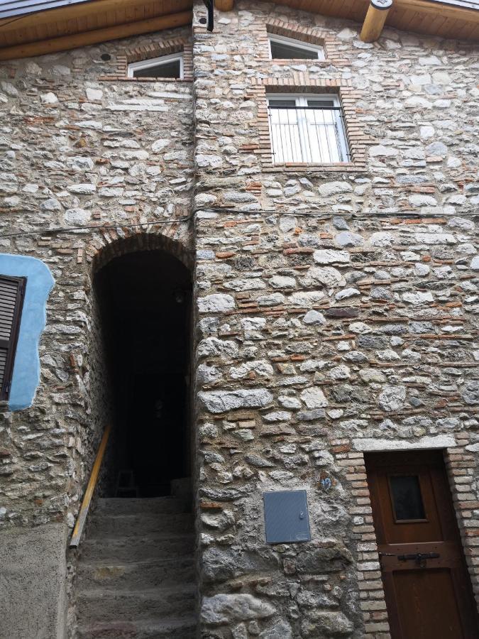 Ferienwohnung Casa Nel Borgo - Il Picchio Tremosine Exterior foto